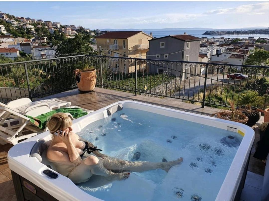 Sea View Apartments With Jaccuzzi Podstrana Esterno foto