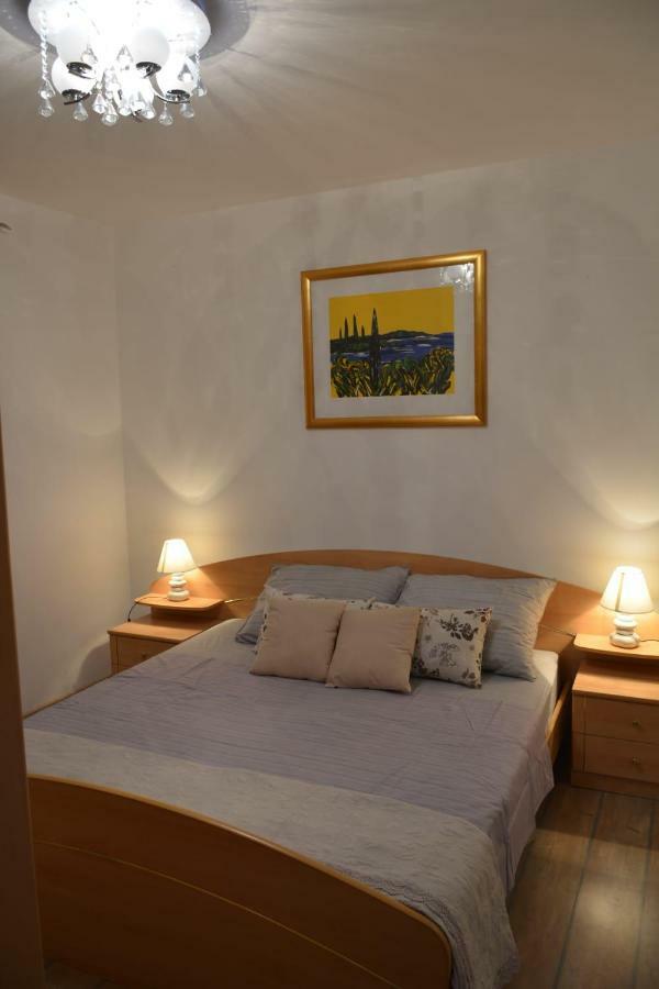 Sea View Apartments With Jaccuzzi Podstrana Esterno foto