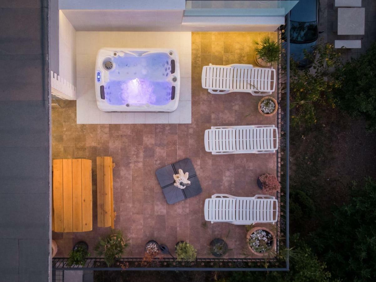 Sea View Apartments With Jaccuzzi Podstrana Esterno foto