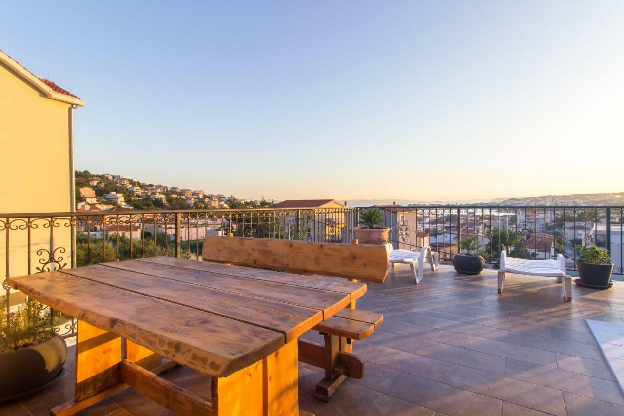 Sea View Apartments With Jaccuzzi Podstrana Esterno foto