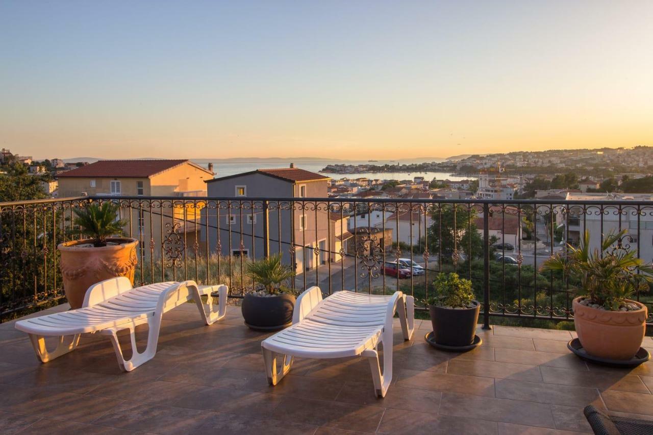 Sea View Apartments With Jaccuzzi Podstrana Esterno foto