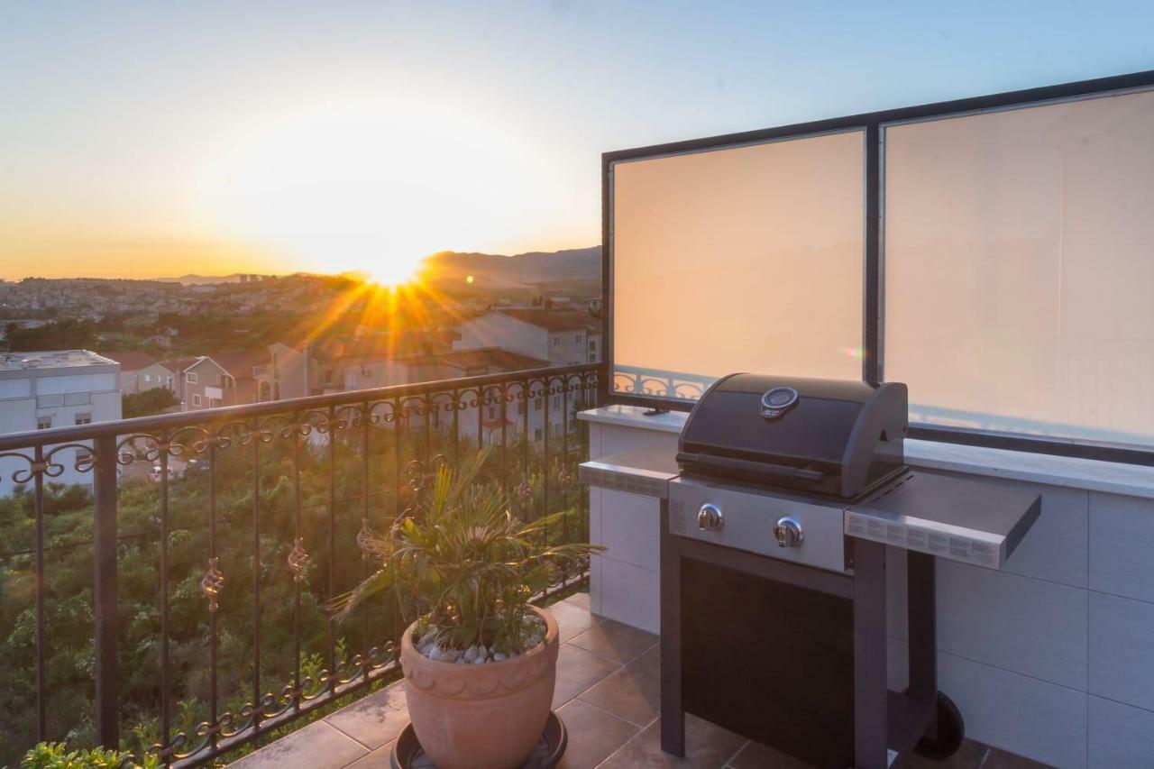 Sea View Apartments With Jaccuzzi Podstrana Esterno foto